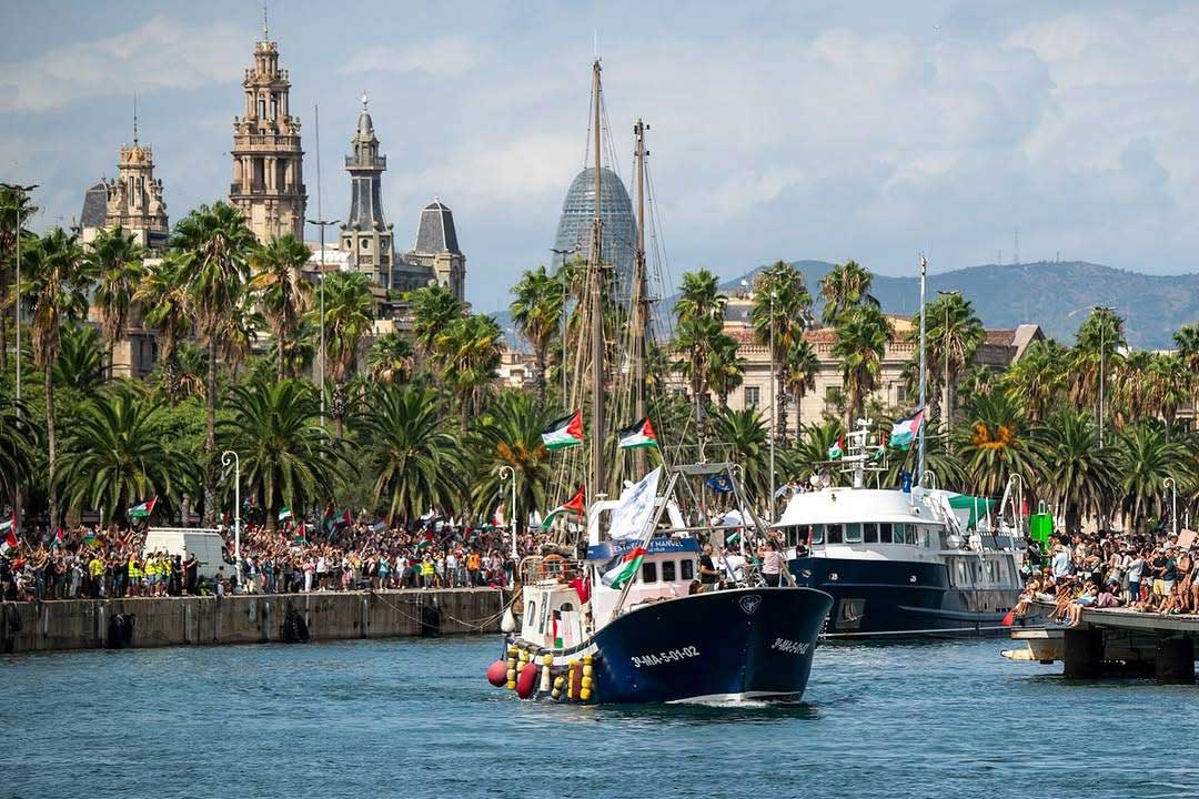 “全球坚韧船队”是9月1日，从巴塞罗那港口起航。