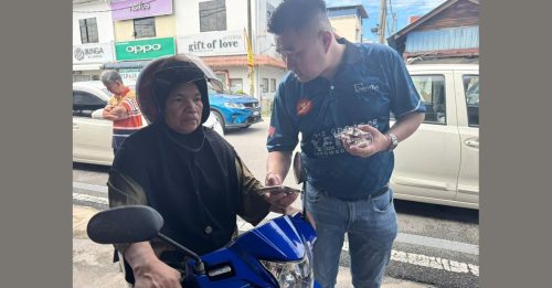 “中万字票”竟是骗局 六旬妇交出2万金饰