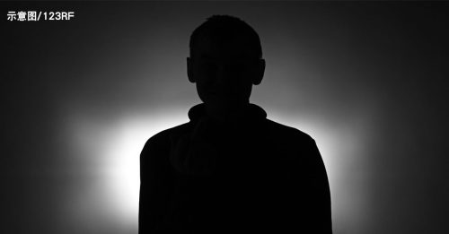 校园#MeToo风暴｜超越师生关系 身体接触 言语互动 颜老师有20宗投诉