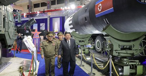 朝办武器展炫耀军力 视美核武训练为威胁
