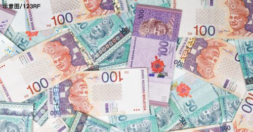 “银行职员”主动借贷 受害者10万没借到 反被骗1万