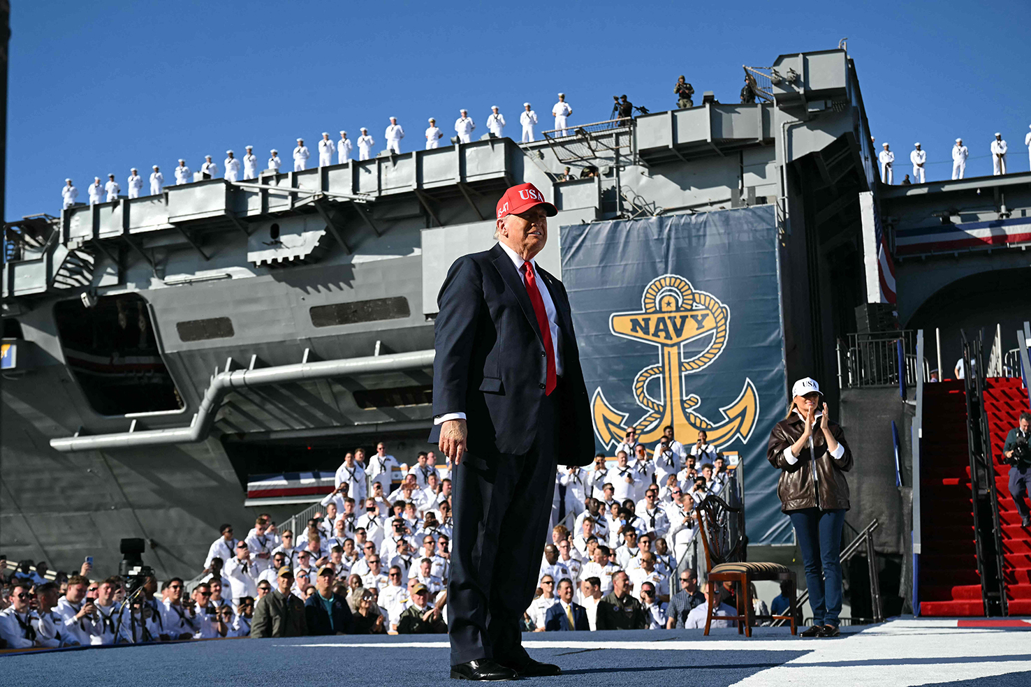 特朗普参观“哈里·杜鲁门号”航空母舰。（法新社）