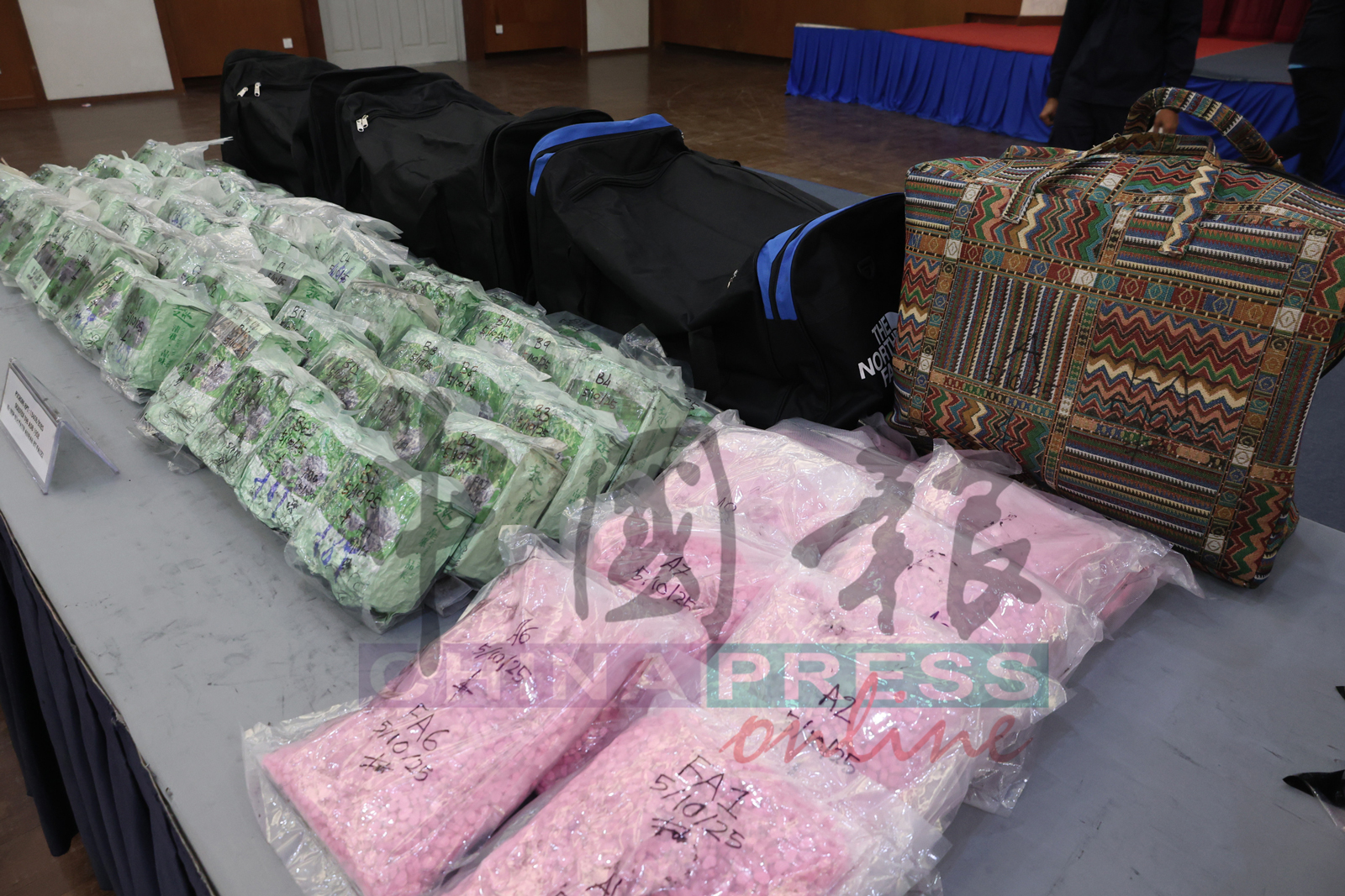 警方在肃毒行动中，缴获1976万令吉各类毒品。