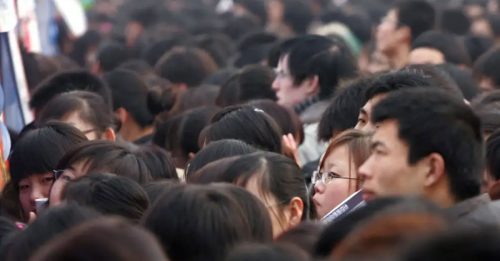 德国之声｜青年失业率再度攀升 中国年轻人担忧未来