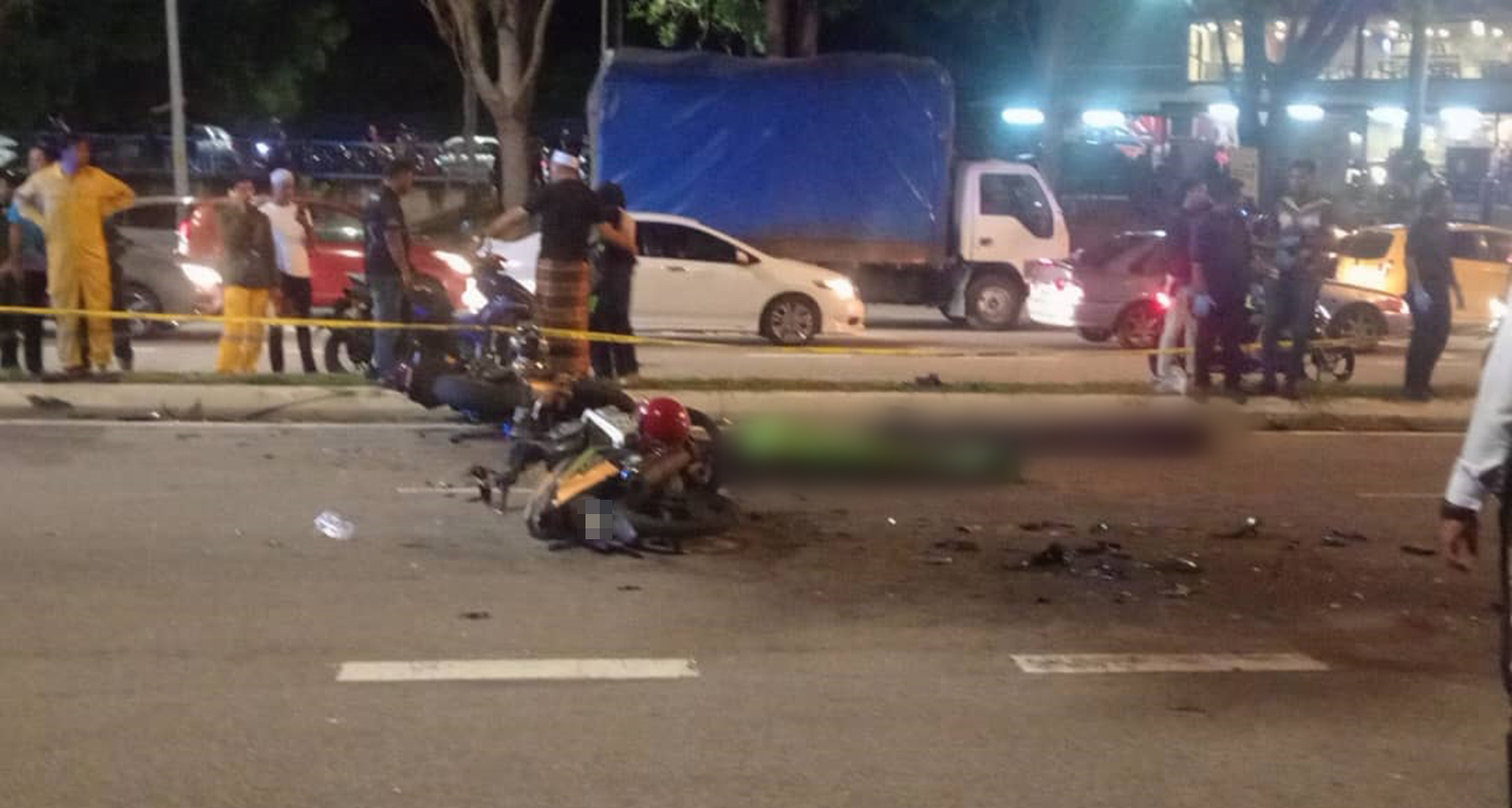 警方到现场展开调查。