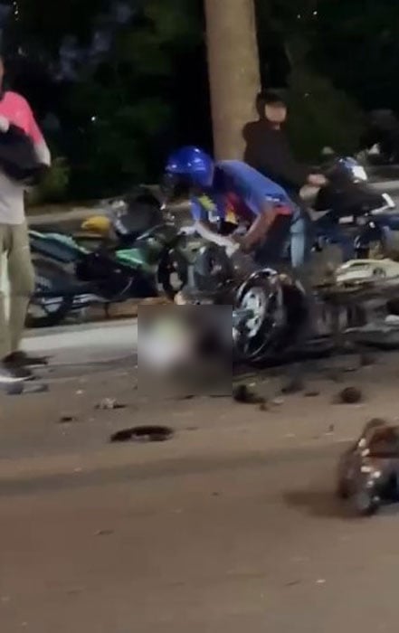 另一名骑士被摩哆压倒，身体不受控抽搐。