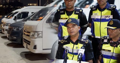 非法载送外国游客 扣押10休旅车客货车