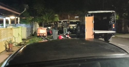 甲两男同屋丧命 一刀一绳 令人心惊！