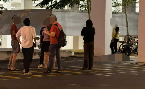 一名年轻男子疑似争吵后，从公寓6楼的窗户坠下。