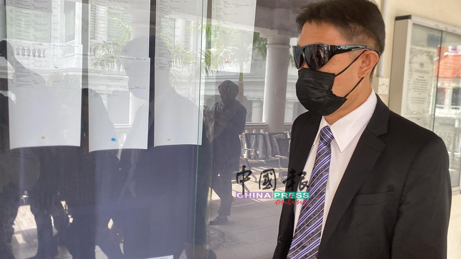 医院内非礼女病人 华裔狼医控4罪