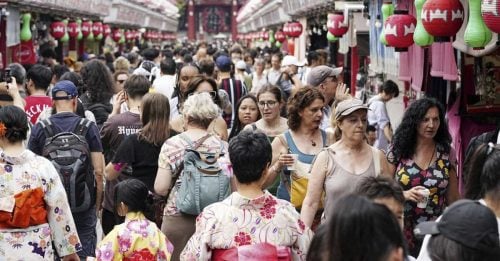 游客暴增酿“观光公害” 日拟明年提高外国旅客签证费