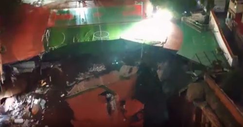 中学操场深夜坍塌 场面如震灾