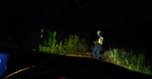 用导航被导至森林 受困妇女2孩幸获救