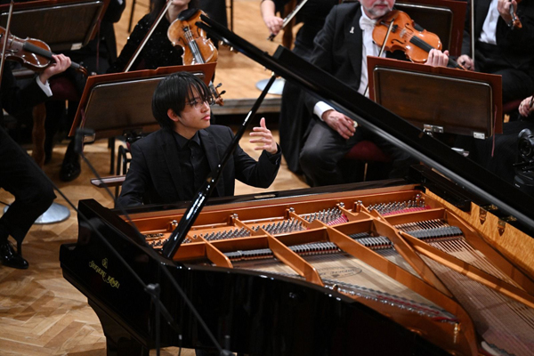 来自槟城的王文升，入选萧邦钢琴大赛决赛，为国争光。