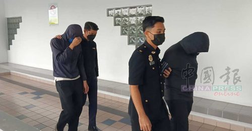 向情侣索贿4千 2警被控不认罪