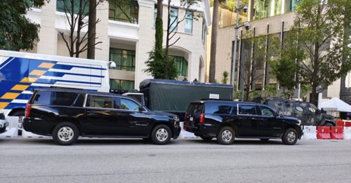 东盟峰会｜特朗普入住丽思卡尔顿 酒店周边升至最高戒备