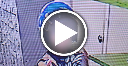 假扮送货员进公寓 男子偷包裹 CCTV全程摄录