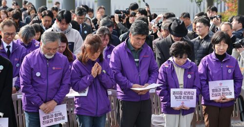 梨泰院踩踏3周年 首办悼念仪式 李在明致歉