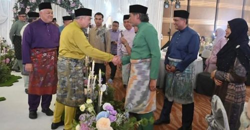 传凯里在沙州选前 重返巫统！