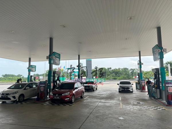 进入第二天的BUDI 95机制，并未见大量车辆涌入油站。