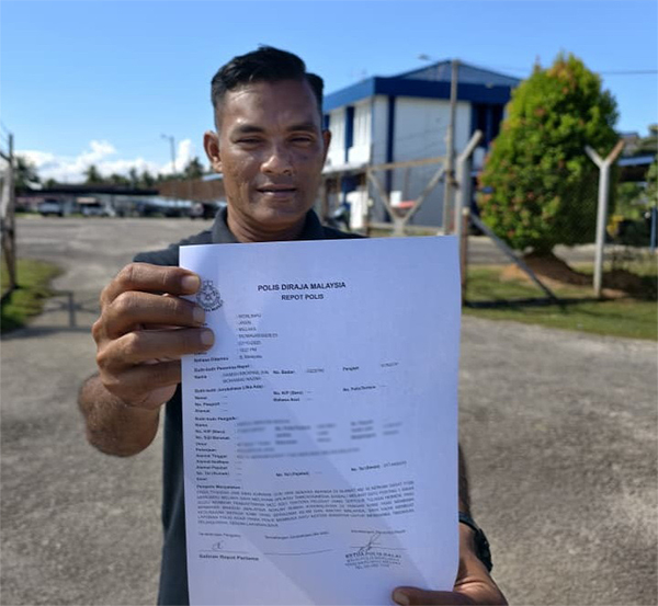 甲州首席部长宗教事务官到警局报案。