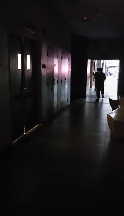 双威伟乐城是其中一个停电的商场。
