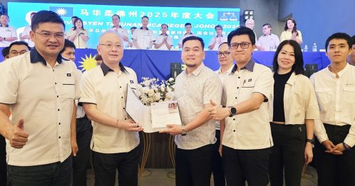 学习祖父精神 已故拿督黄树芬孙黄焕兴 加入马华