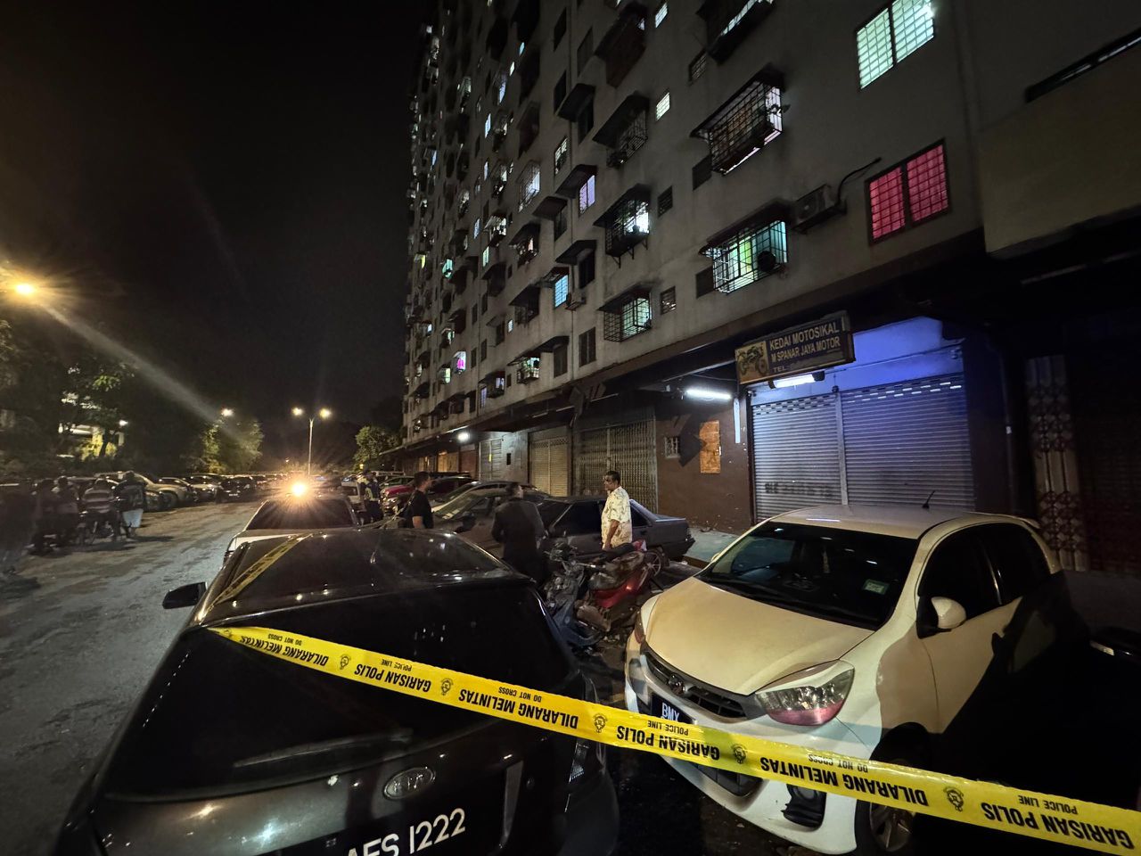 警方接获投报后，封锁现场展开调查。