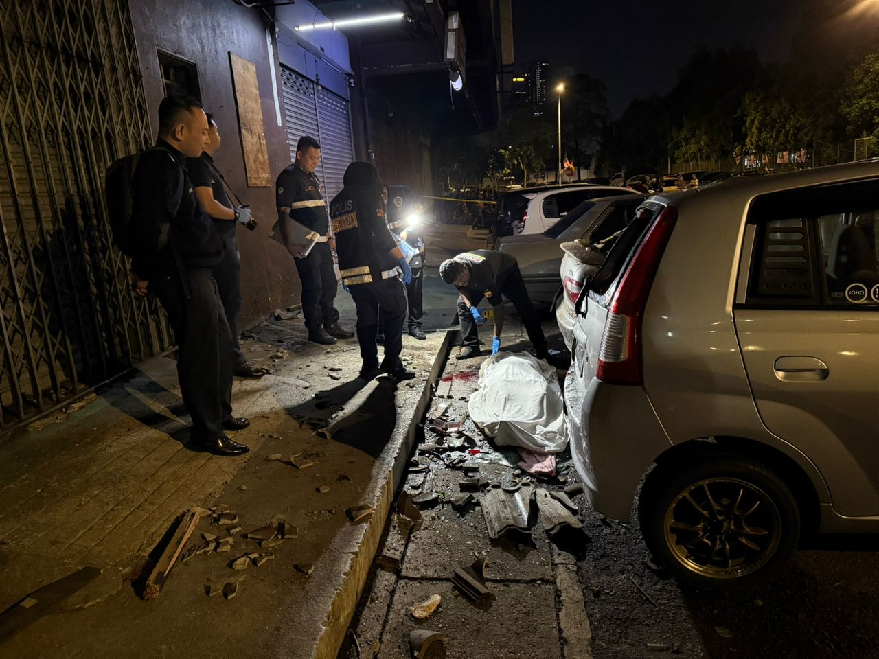 警队科学鉴证组也受召到场搜证。