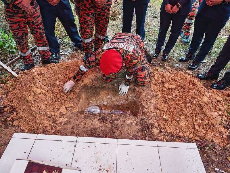 Sue不幸逝世，日前被安葬在墓园。
