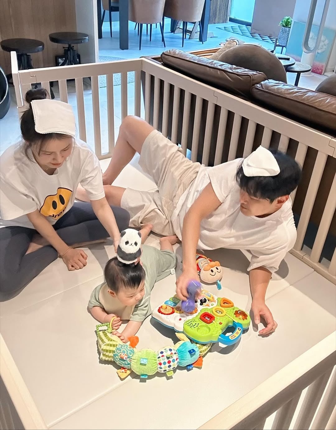 客厅俨如一个小型游乐场。