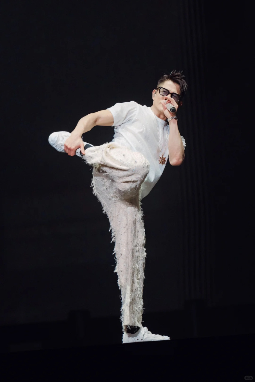 59岁天王撇追生男宝 老婆晒全家福证未产子