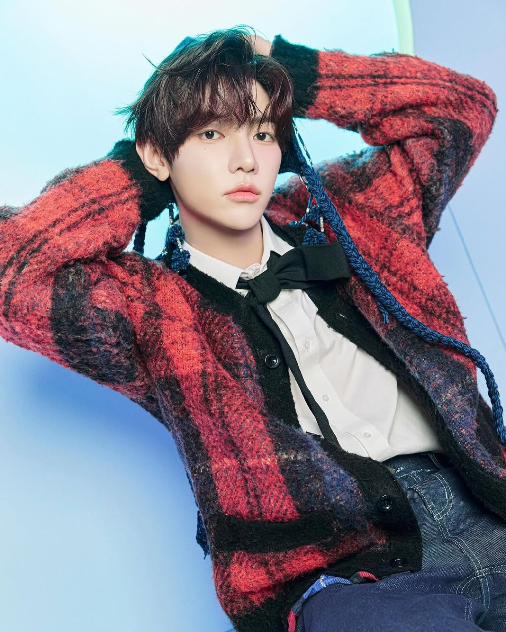 私生饭堵人如丧尸进城 男偶像怒摔粉丝手机