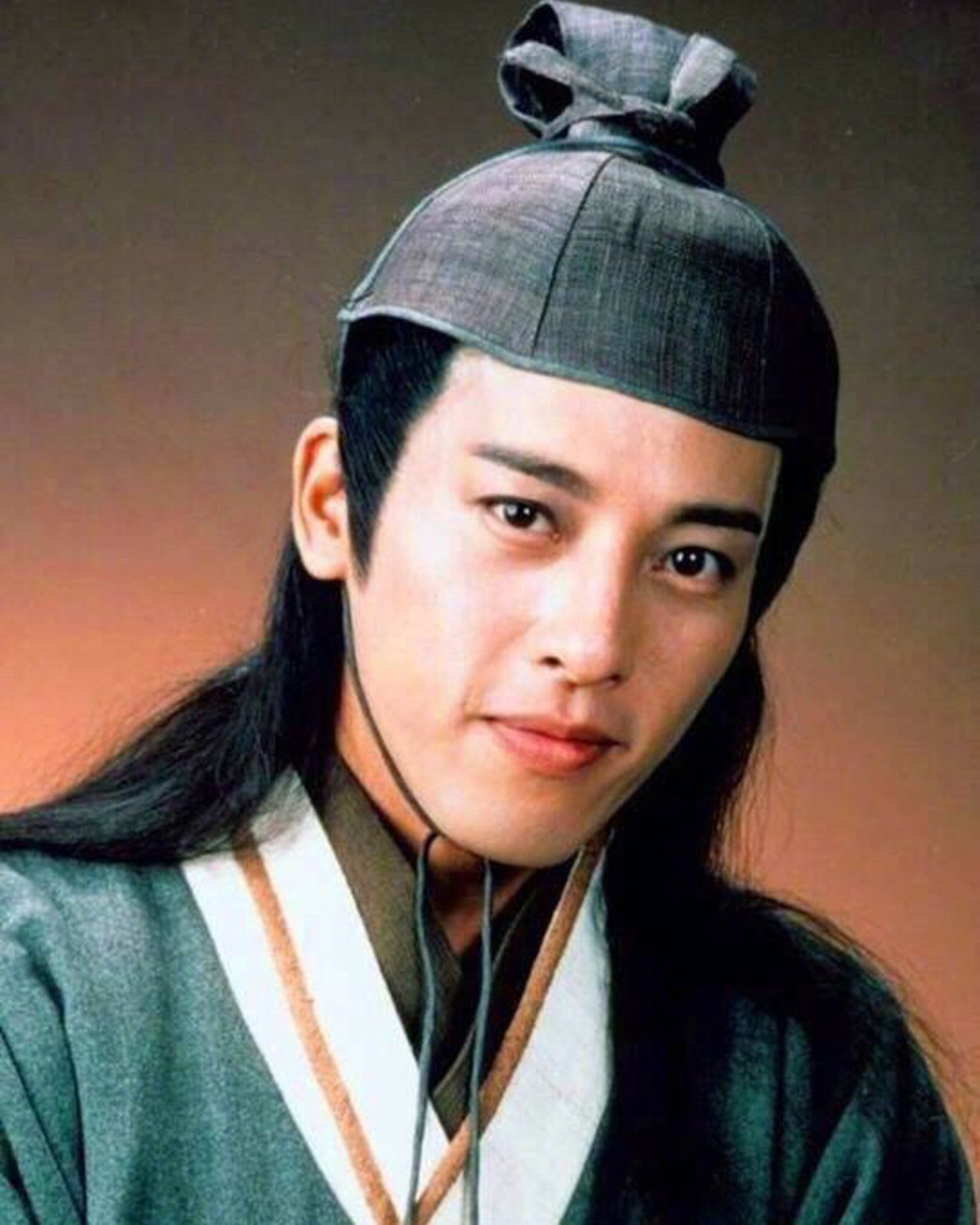 《笑傲江湖》是吕颂贤的代表作。