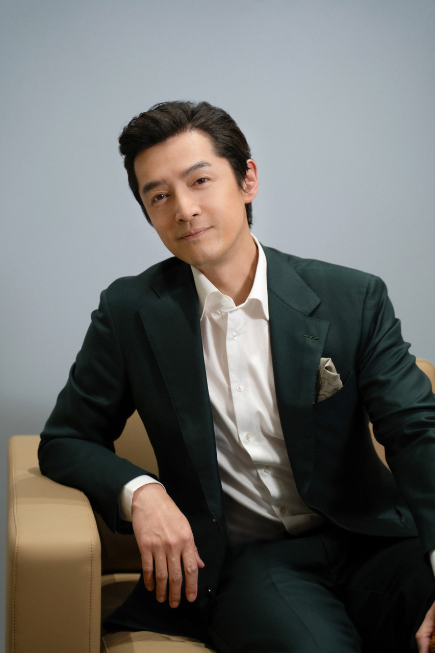 
43岁胡歌是中国剧一哥，累积丰厚身家。