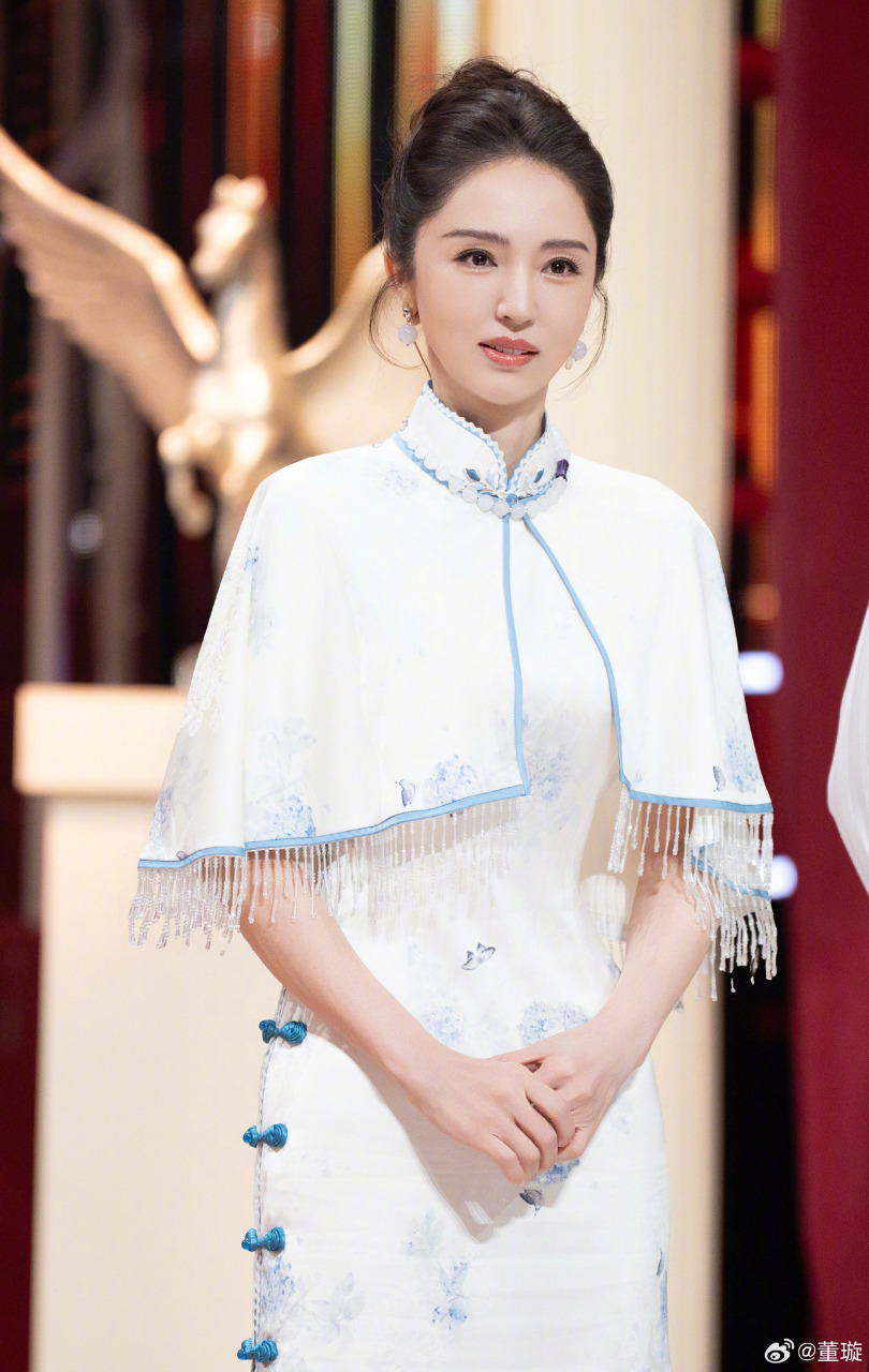 董璇用“烦人、难看、幼稚”评价老公。