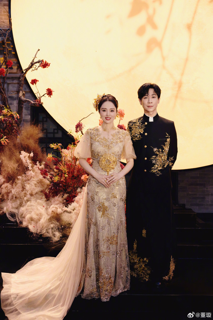 董璇和张维伊这段姐弟恋曾遭网友吐槽。