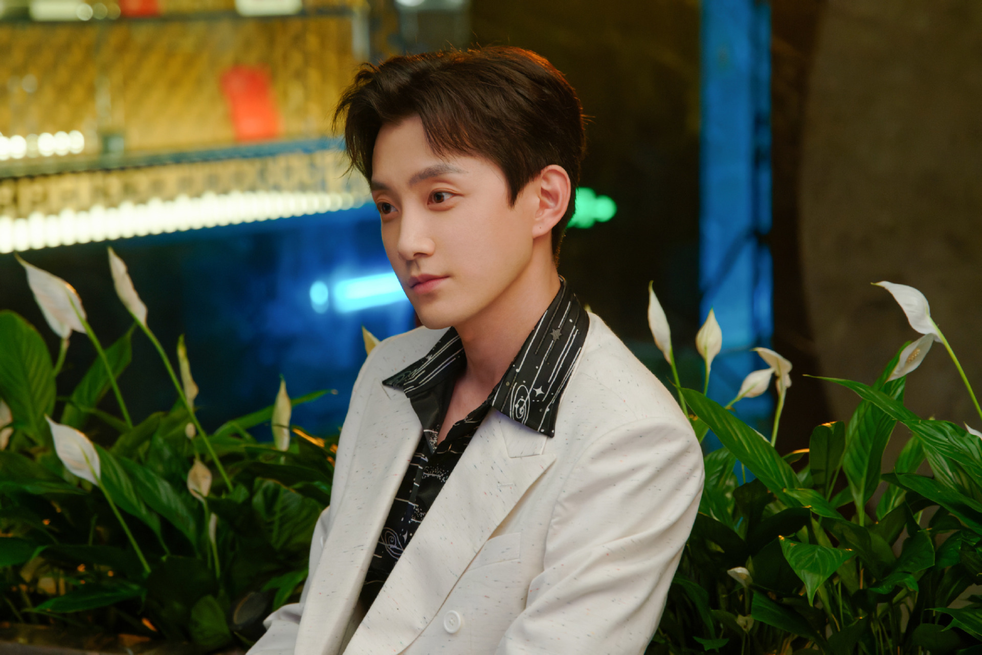 范世锜卷入于朦胧坠楼案，风波不断。