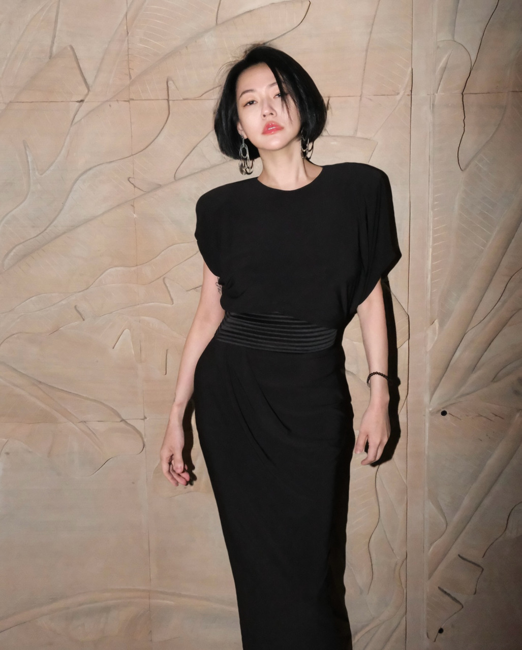 小S隔7个月首现身 疑女儿高帅男友曝光