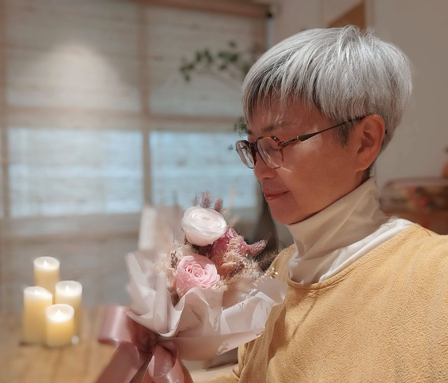 自曝7月入院做大手术 65岁陈敏儿身形消瘦