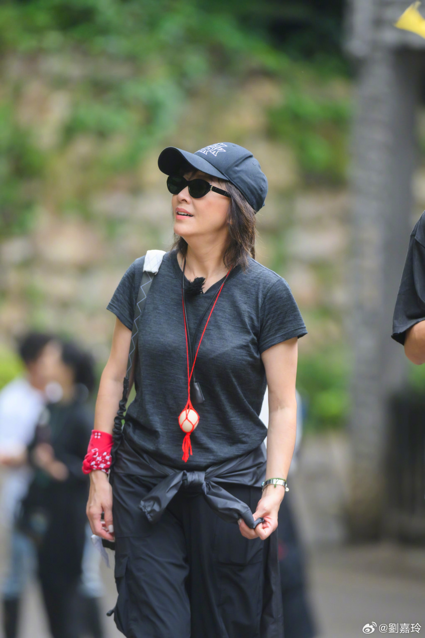 梁朝伟怕老婆得罪人 叮嘱刘嘉玲“少说话”