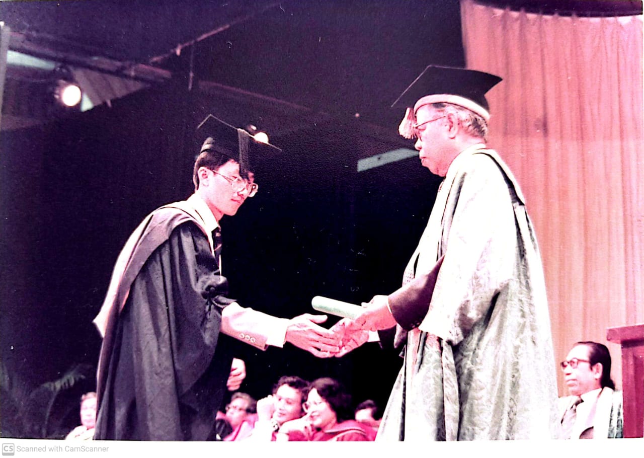 许敬平从马大毕业后，就选择投入教职，直至退休。