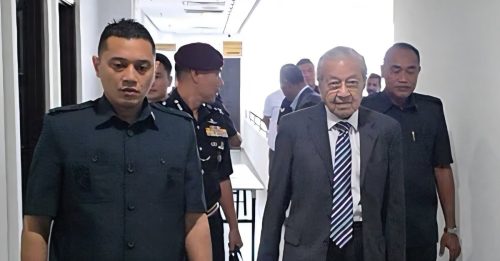 敦马诉安华诽谤案 “意图破坏我从政者形象”