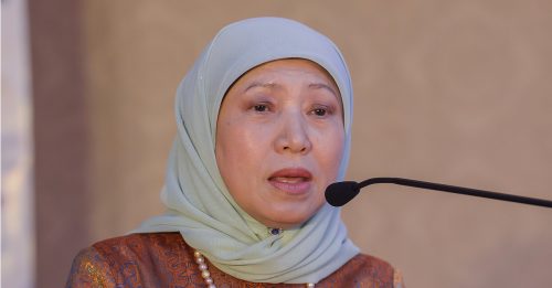 政府强制辅导员、志工注册 南希：确保服务专业透明