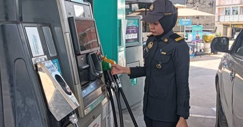 疑允同一车多次添油 内贸局查丹11油站