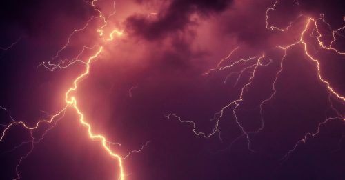 半岛西海岸与砂 雷雨刮风到9am