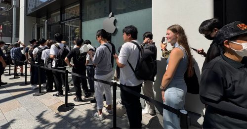 果粉展现真爱 苹果市值大暴涨