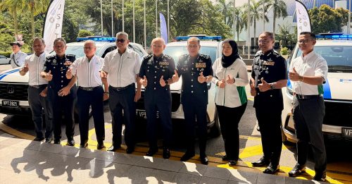 南北大道送警队 4辆本田CR-V新警车