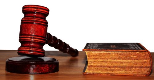 破产后仍担任要职 公司董事遭提控