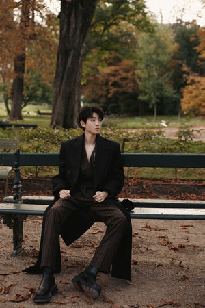 王俊凯工作室重新上传没有鼻子的照。（图／翻摄自微博／王俊凯）